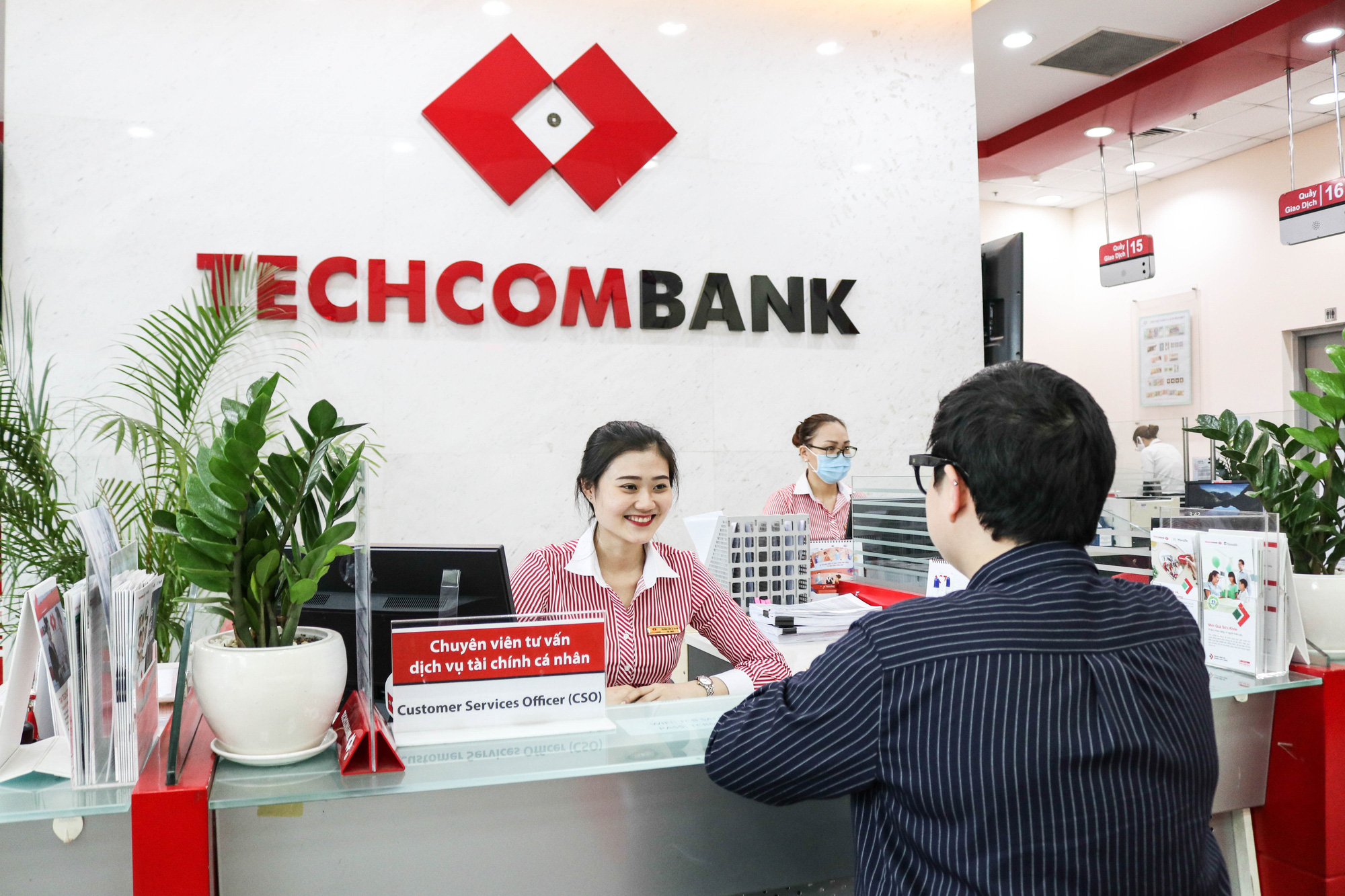 Techcombank được The Asian Banker vinh danh hai giải thưởng lớn - Ảnh 1.
