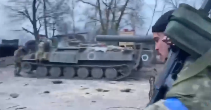 Tiểu đoàn Belarus khoe chiến tích phá hủy loạt khí tài Nga ở Ukraine - Ảnh 1.