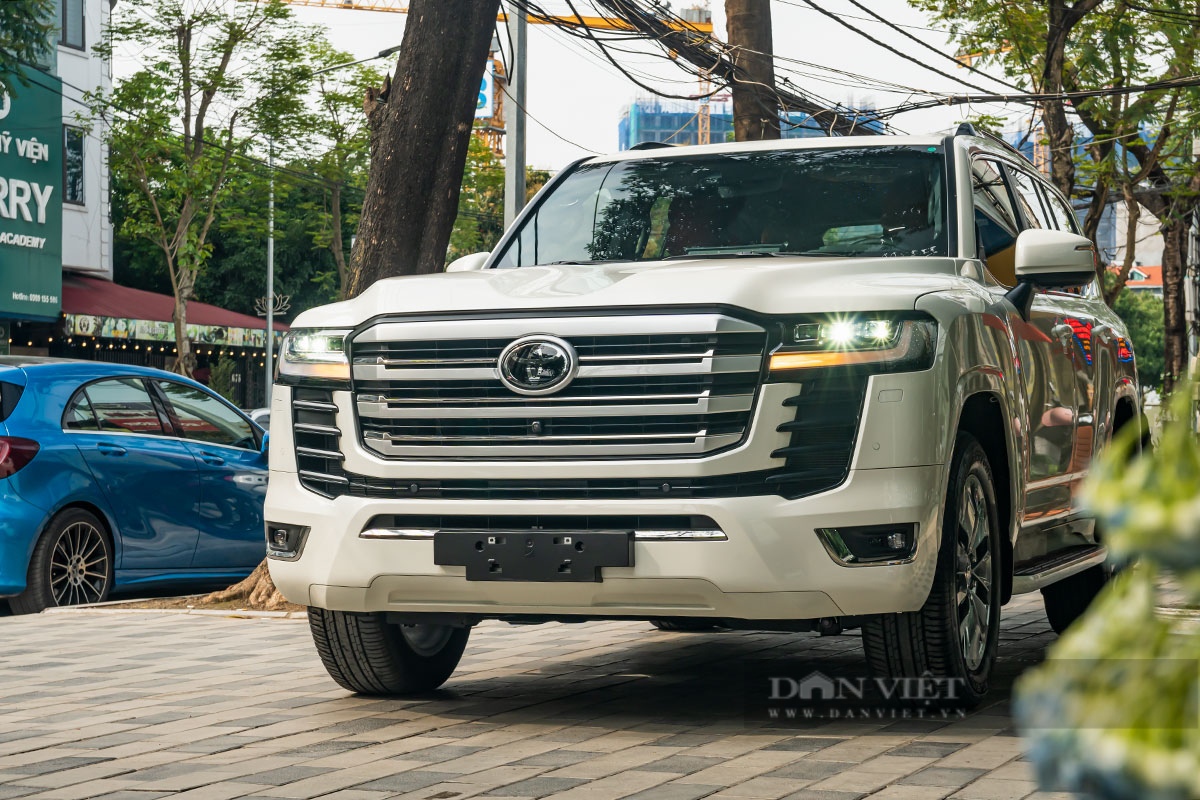 Trải nghiệm Toyota Land Cruiser 2022 MBS 4 ghế Vip &quot;độc nhất&quot; Việt Nam - Ảnh 1.