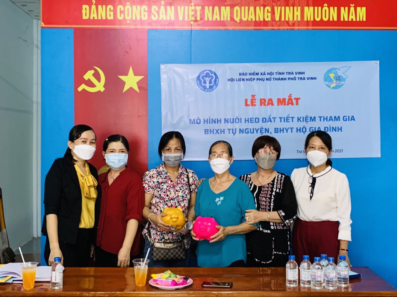 &quot;Vỗ béo&quot; hàng ngàn heo đất để tham gia BHXH tự nguyện - Ảnh 2.