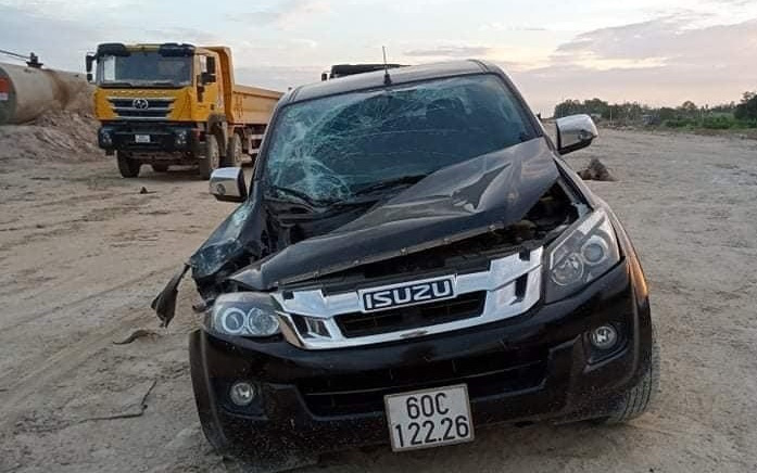 Sau khi bị bắt khẩn cấp, tài xế xe múc đập nát 2 ô tô trên công trình cao tốc ở Bình Thuận khai gì?
