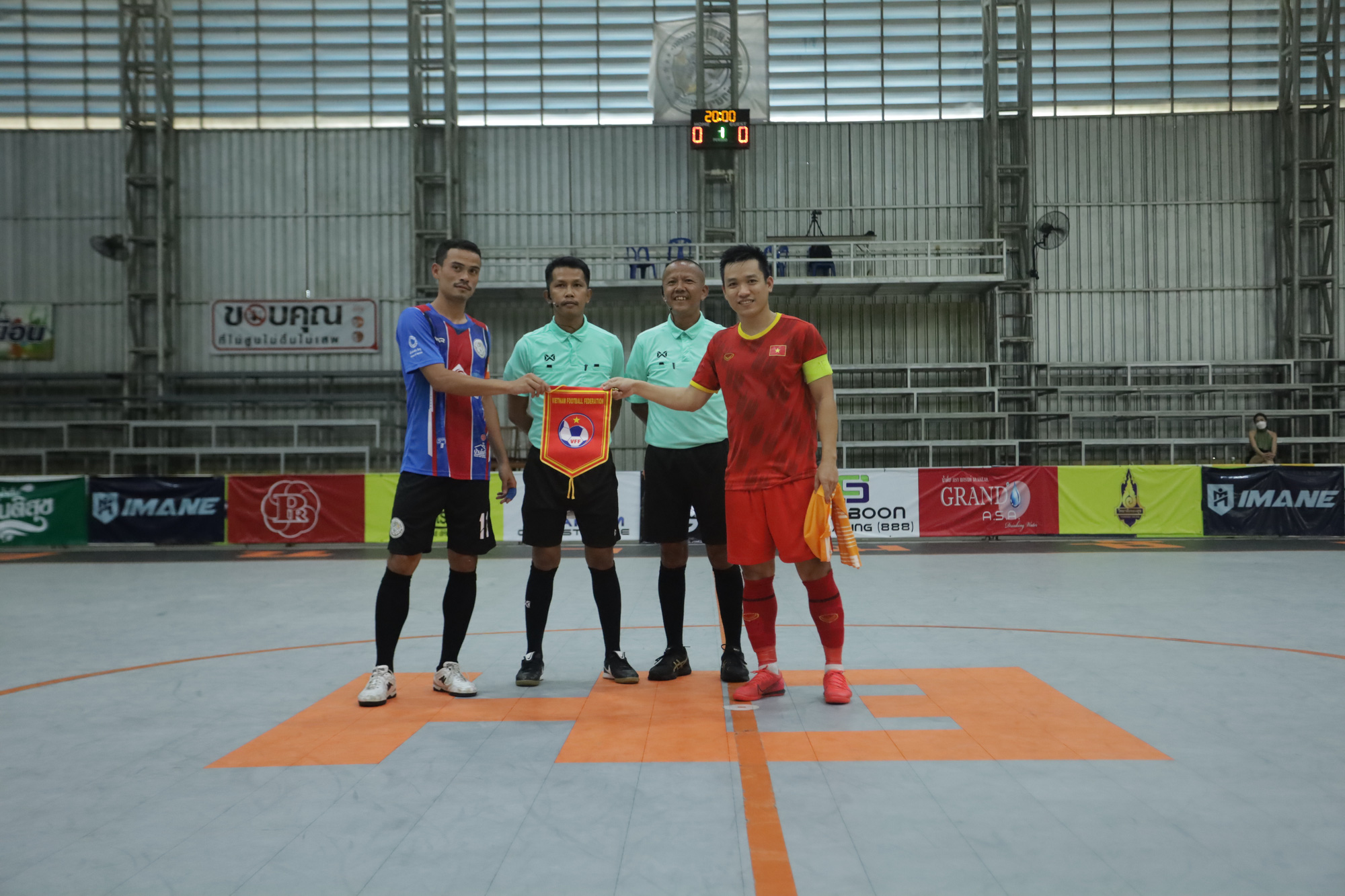 ĐT Futsal Việt Nam hoà á quân Futsal Thai League  - Ảnh 1.