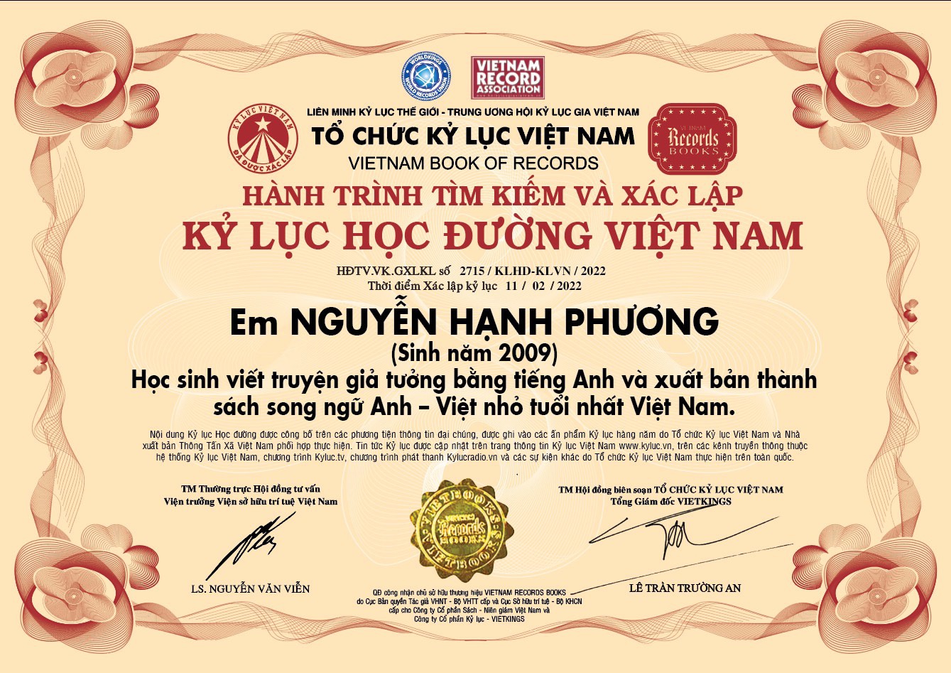Kỷ lục gia nhỏ tuổi Việt Nam xuất bản truyện giả tưởng bằng tiếng Anh - Ảnh 2.