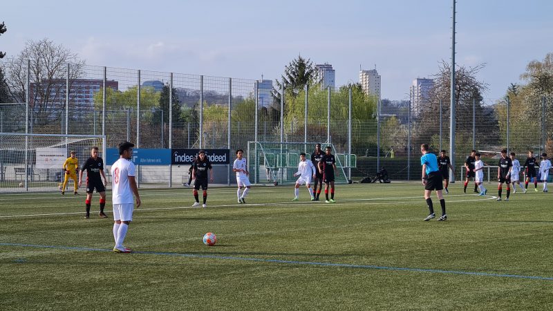 HLV Hoàng Anh Tuấn nói gì khi U17 Việt Nam thua đậm U16 Eintracht Frankfurt? - Ảnh 3.