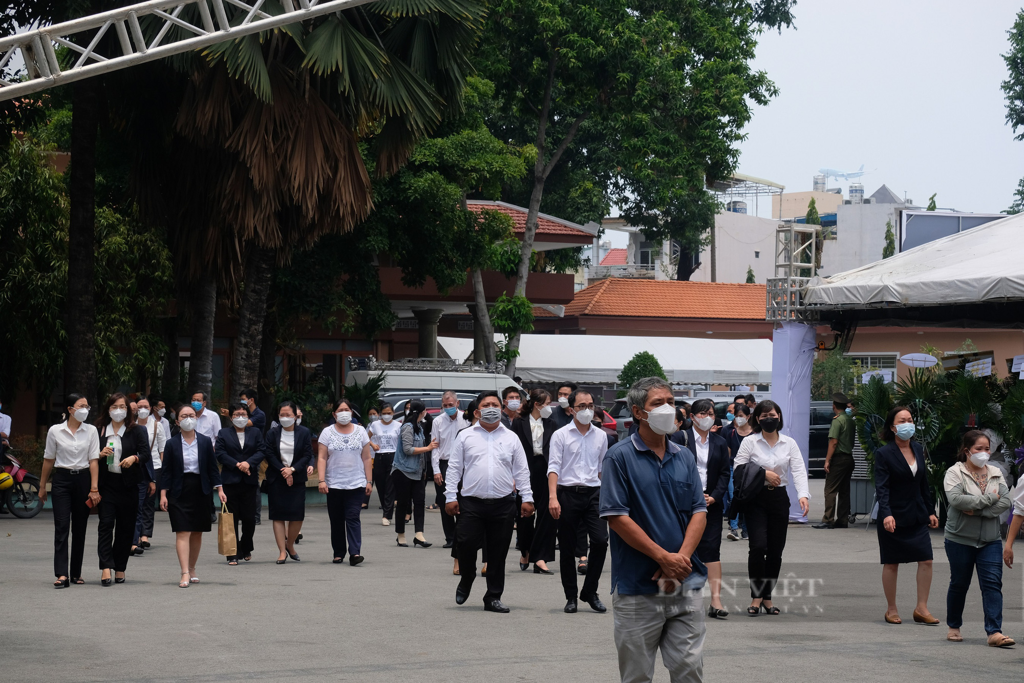 Những hình ảnh đầu tiên tại lễ tang Phó Chủ tịch UBND TP.HCM Lê Hòa Bình - Ảnh 5.
