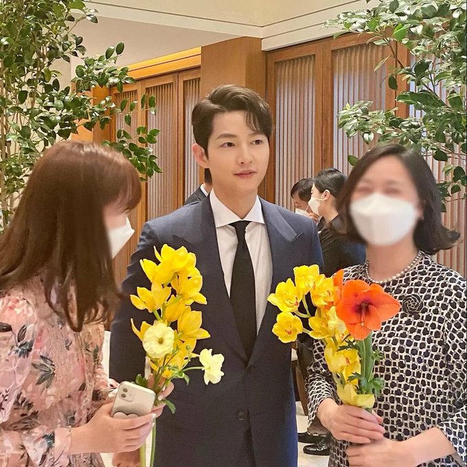 Khoảnh khắc Hyun Bin trao nhẫn cho Son Ye Jin tại lễ cưới - Ảnh 5.