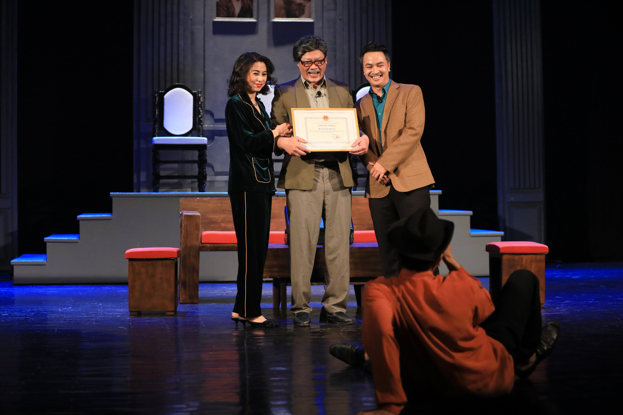 Công diễn vở kịch cuối cùng trong sự nghiệp lừng lẫy của nhà viết kịch Lưu Quang Vũ - Ảnh 10.