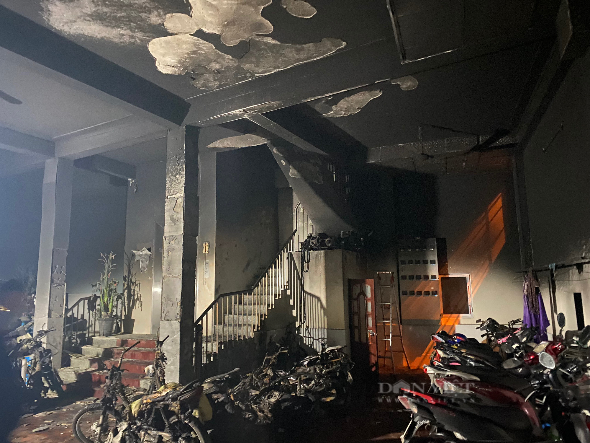 Nam thanh niên kể lại phút thoát khỏi đám cháy nhà trọ ở Phú Đô nhiều trẻ nhỏ bị thương, 1 người tử vong - Ảnh 4.