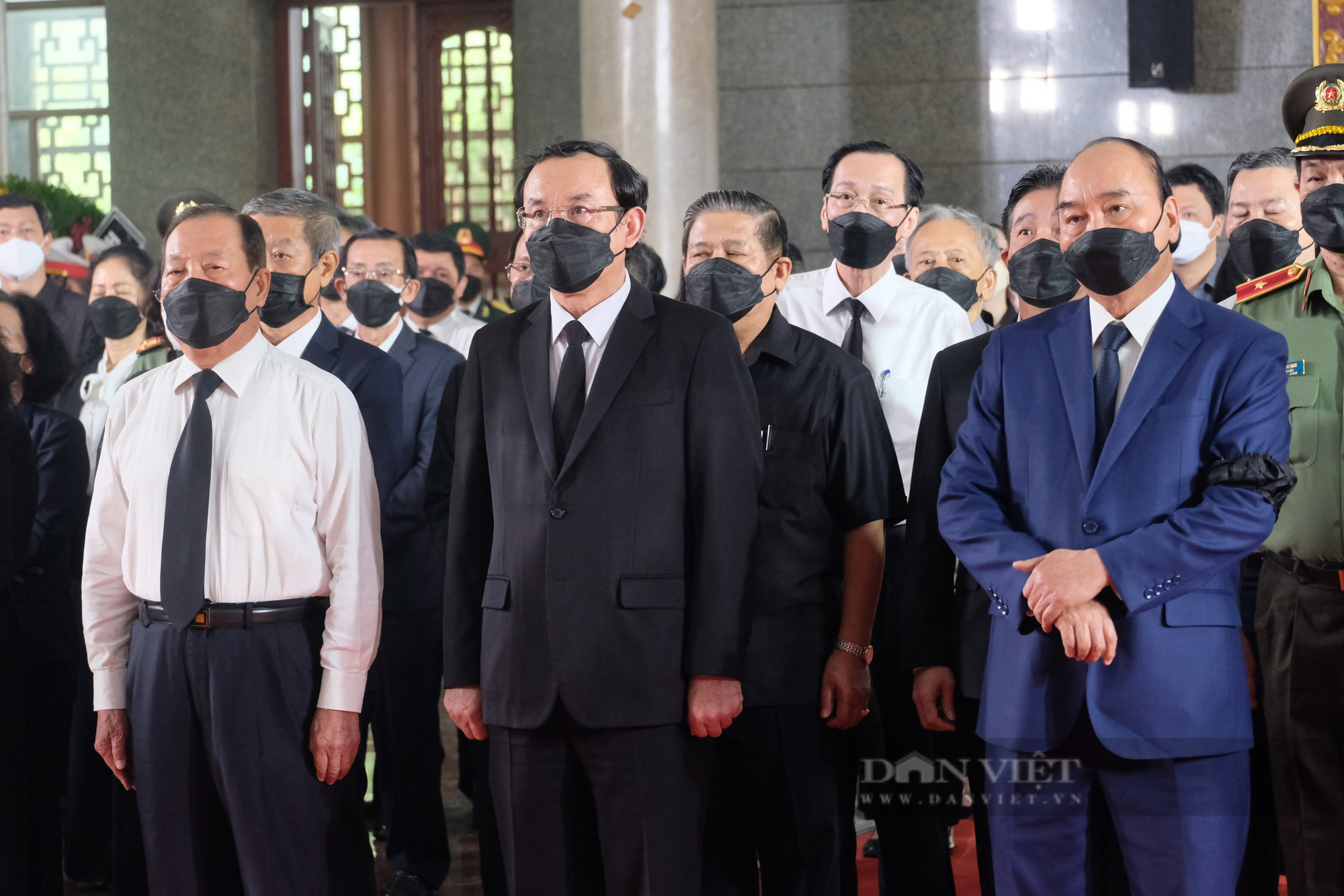 Những hình ảnh đầu tiên tại lễ tang Phó Chủ tịch UBND TP.HCM Lê Hòa Bình - Ảnh 8.