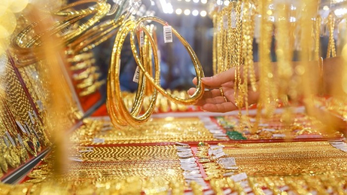Giá vàng trong nước sắp vượt 70 triệu đồng/lượng, vàng còn tăng tiếp đến đỉnh nào? - Ảnh 1.