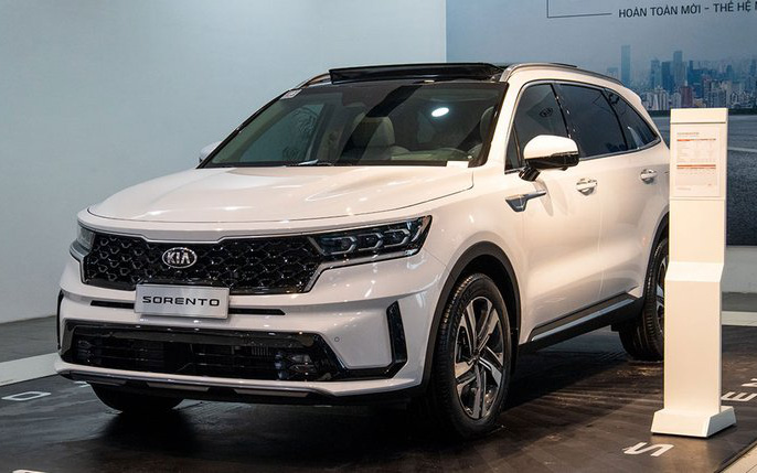 Giá xe Kia Sorento 2022 lăn bánh tháng 3, đại lý tung ưu đãi gần 50 triệu đồng