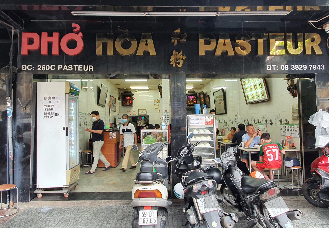 3 quán phở ở trung tâm Sài Gòn, giá không rẻ vẫn hút dân sành ăn - Ảnh 1.