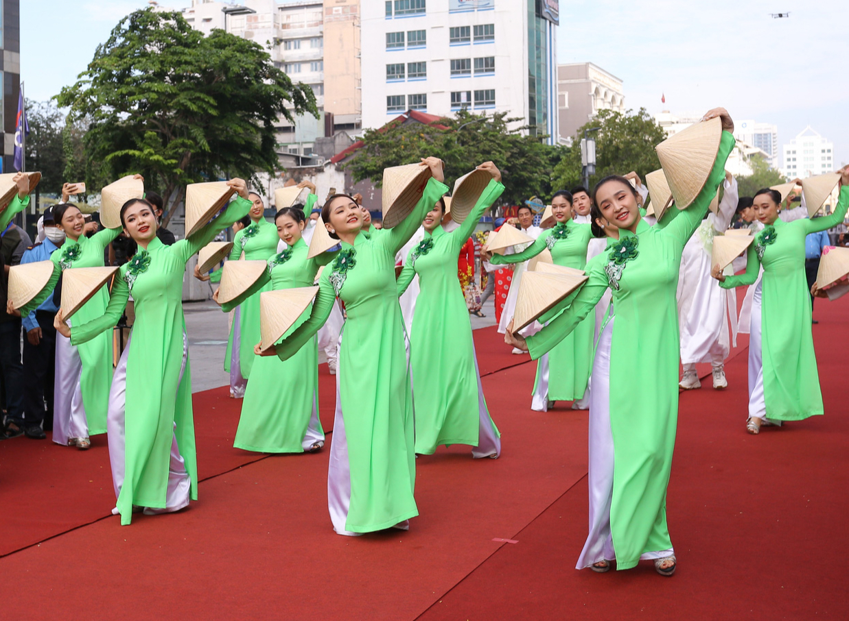 TP.HCM kỳ vọng quảng bá du lịch qua Lễ hội Áo dài - Ảnh 1.