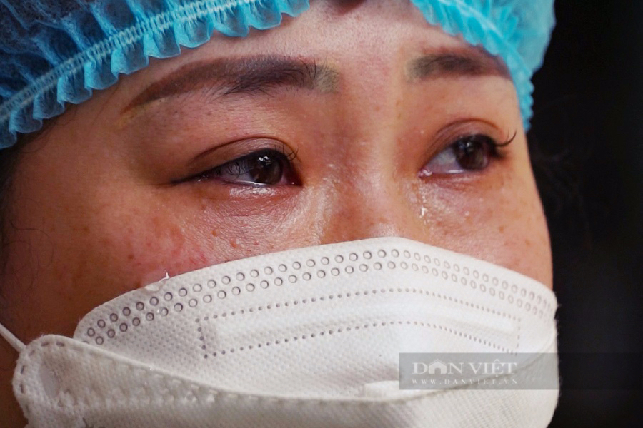 Ngày 8/3 đầy xúc động của nữ nhân viên nơi trạm y tế có 100% F0 ở Hà Nội giữa đỉnh dịch - Ảnh 5.