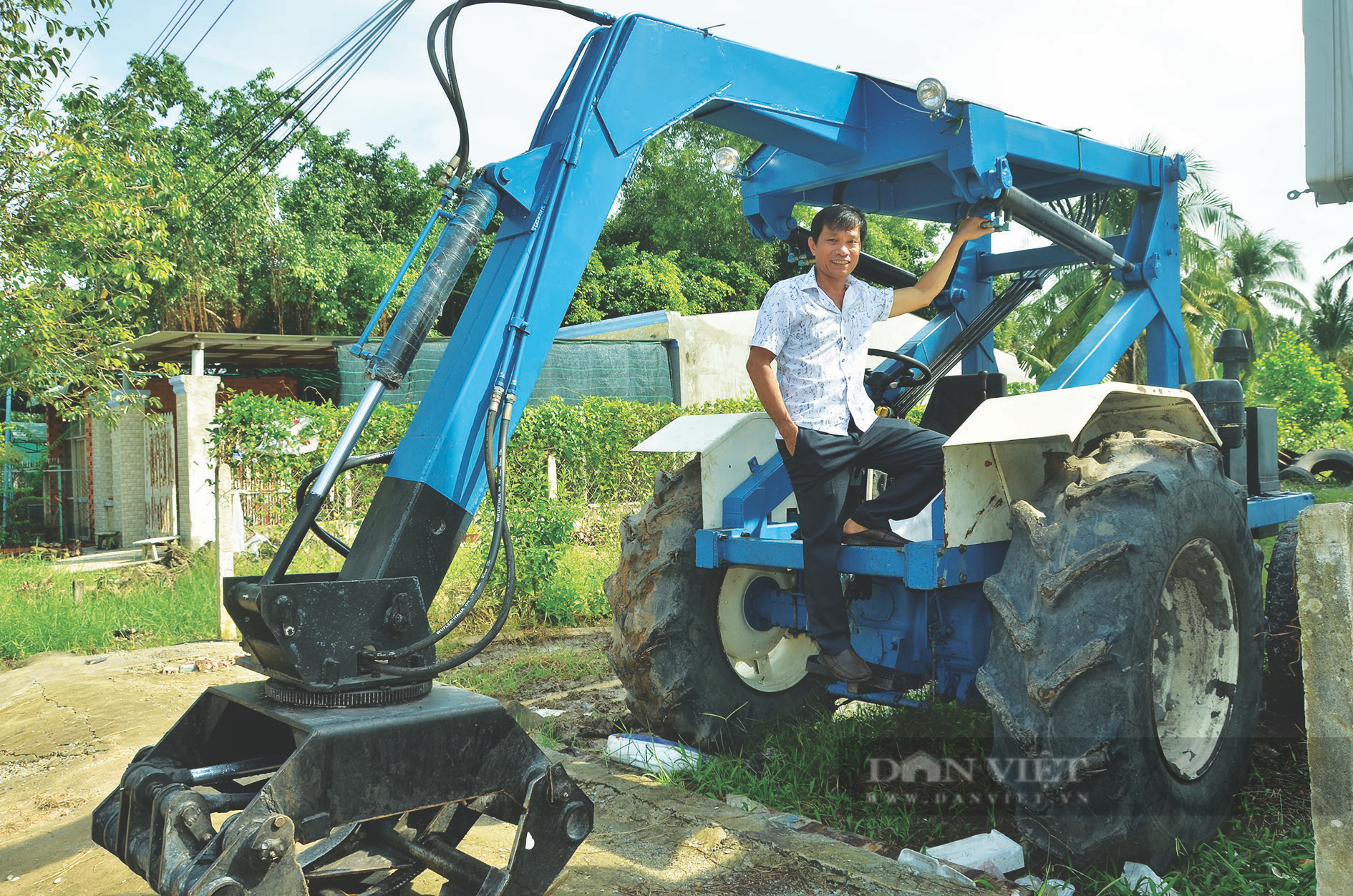 Anh nông dân Tây Ninh sáng chế máy gắp mía vừa nhanh, vừa khoẻ, cả làng trầm trồ khen siêu - Ảnh 1.