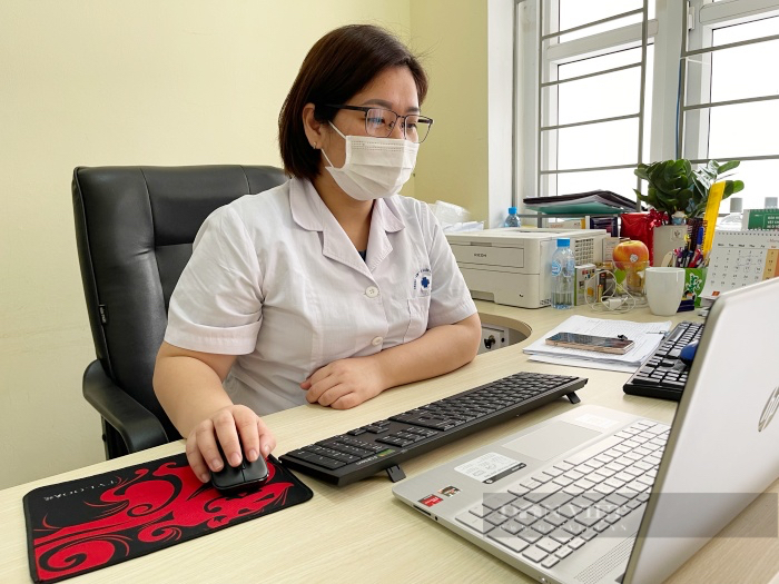 Ngày 8/3 đầy xúc động của nữ nhân viên nơi trạm y tế có 100% F0 ở Hà Nội giữa đỉnh dịch - Ảnh 9.