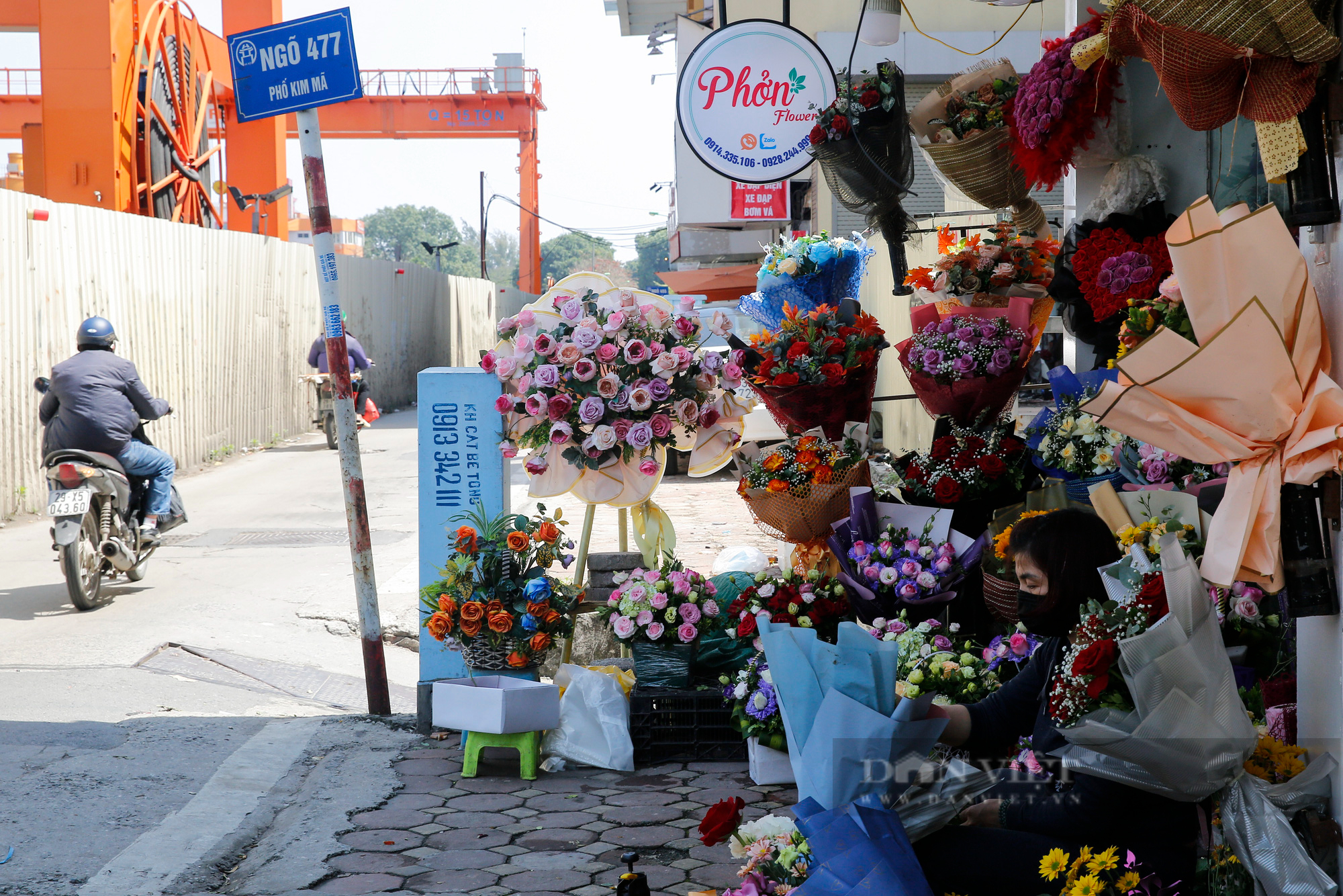 Hà Nội: Hoa tươi Đà Lạt và nhập khẩu hút khách, hoa tươi Tây Tựu ế ẩm trong ngày 8/3 - Ảnh 12.