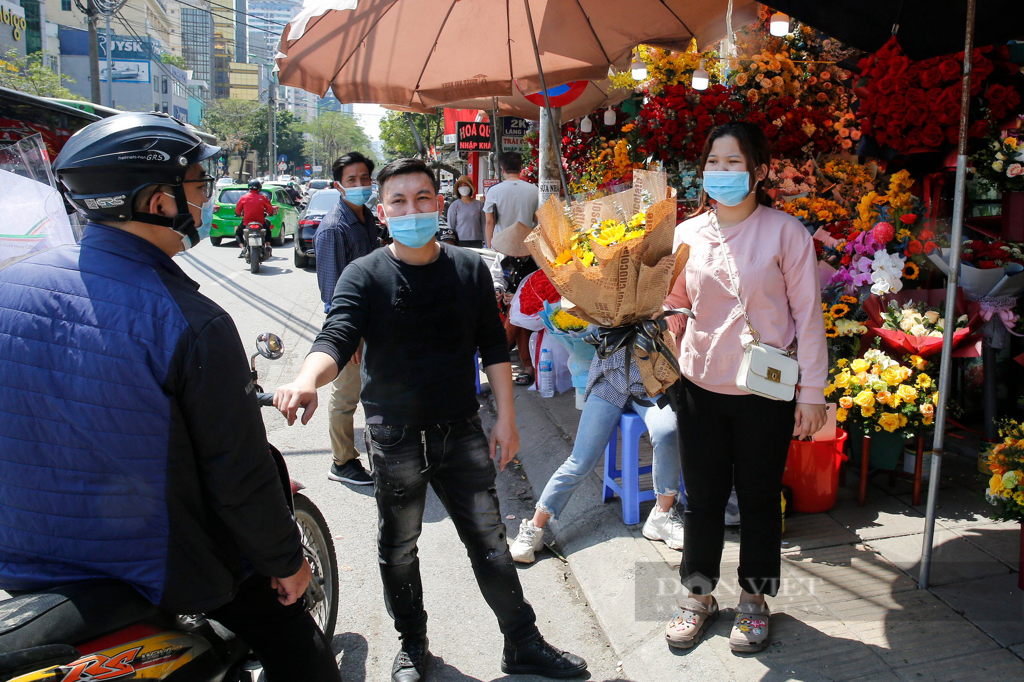 Hà Nội: Hoa tươi Đà Lạt và nhập khẩu hút khách, hoa tươi Tây Tựu ế ẩm trong ngày 8/3 - Ảnh 4.