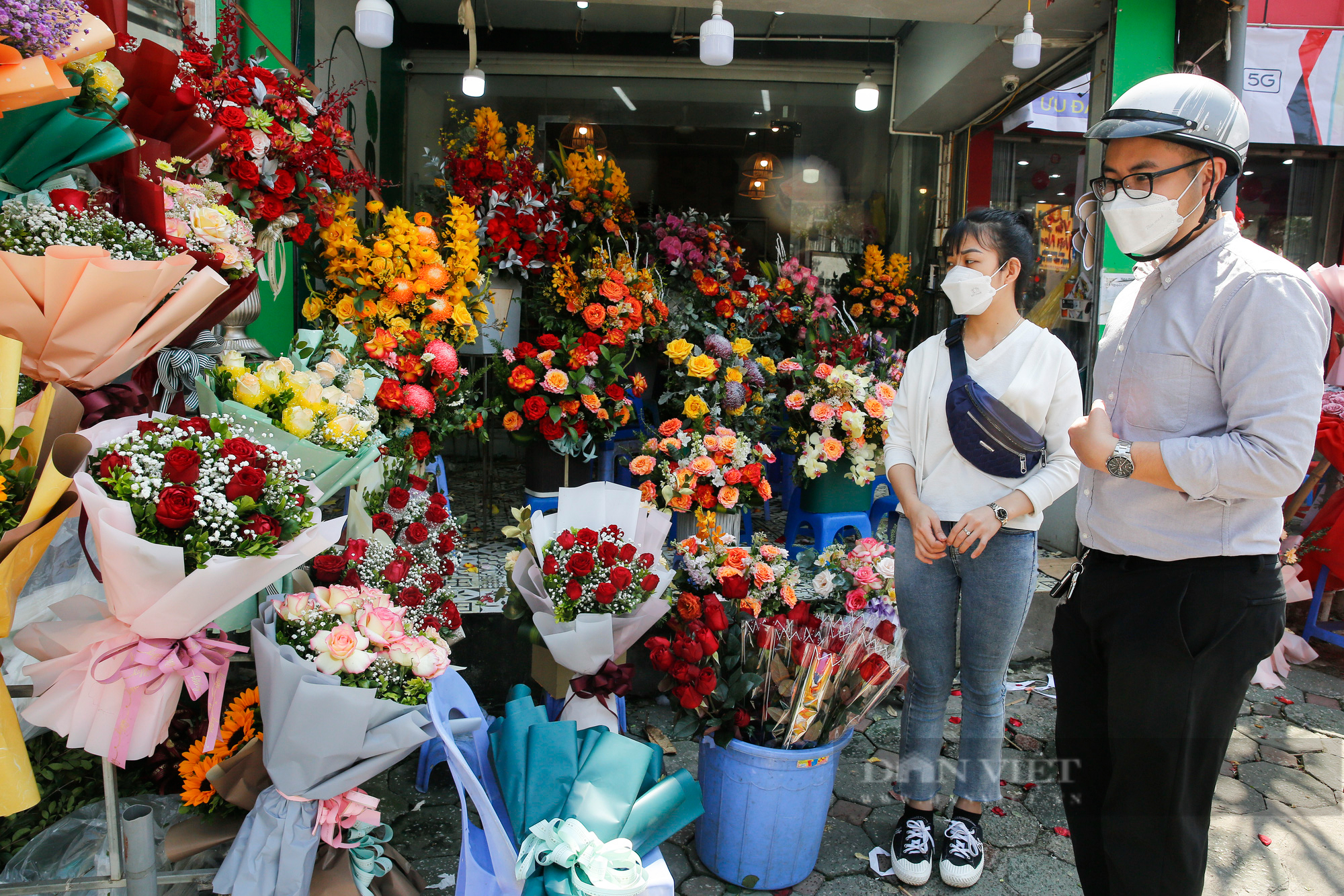 Hà Nội: Hoa tươi Đà Lạt và nhập khẩu hút khách, hoa tươi Tây Tựu ế ẩm trong ngày 8/3 - Ảnh 7.