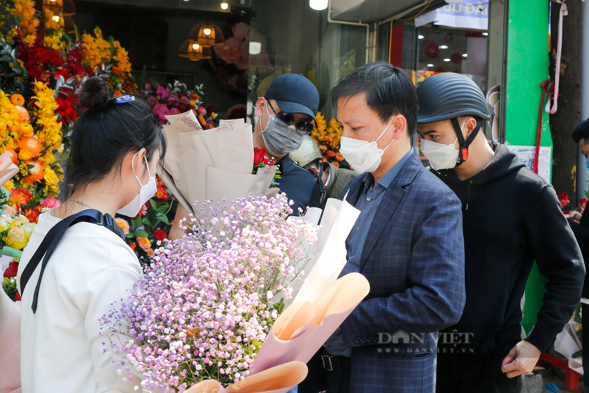Hà Nội: Hoa tươi Đà Lạt và nhập khẩu hút khách, hoa tươi Tây Tựu ế ẩm trong ngày 8/3 - Ảnh 8.