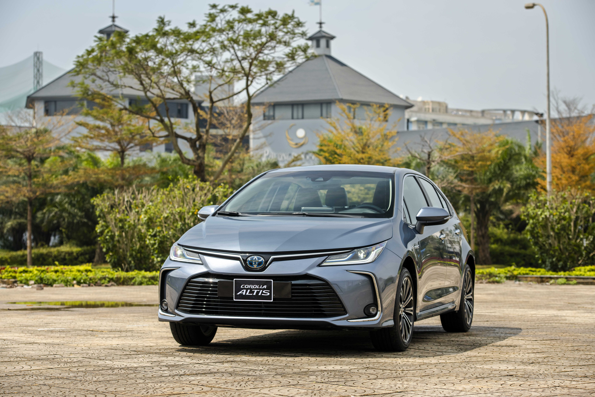 Giá lăn bánh Toyota Corolla Altis 2022 vừa ra mắt Việt Nam, rẻ hơn Honda Civic - Ảnh 1.