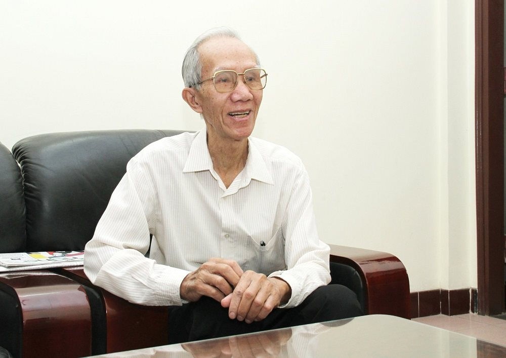 Giáo sư Phùng Văn Tửu chuyên gia đầu ngành Văn học phương Tây qua đời - Ảnh 1.