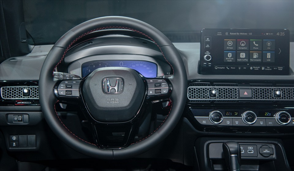 Hơn 800 triệu đồng: Chọn Honda Civic bản &quot;full&quot; đồ hay Kia K5 tiêu chuẩn? - Ảnh 3.