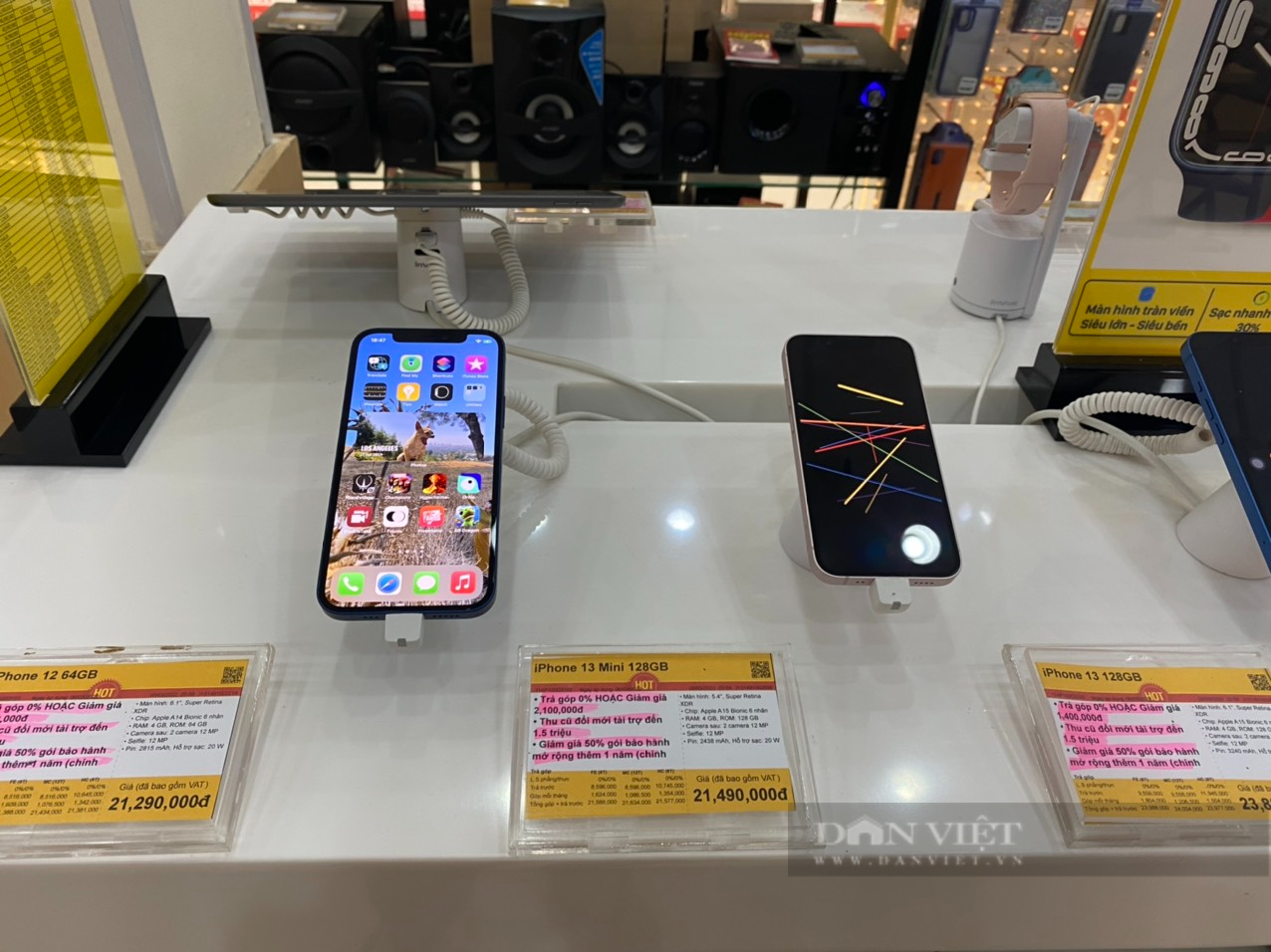 iPhone 13 xuống giá bất ngờ ở Việt Nam khi iPhone SE 2022 ra mắt - Ảnh 2.