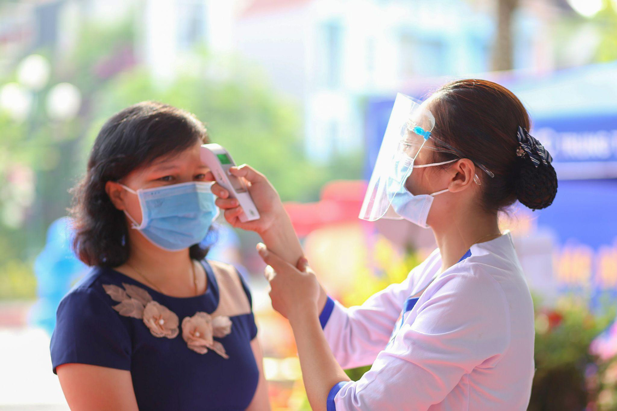  Khai trương VNVC đầu tiên ở Thái Bình: Nhiều vắc xin “nóng” đã có mặt ở Quê hương 5 tấn  - Ảnh 2.