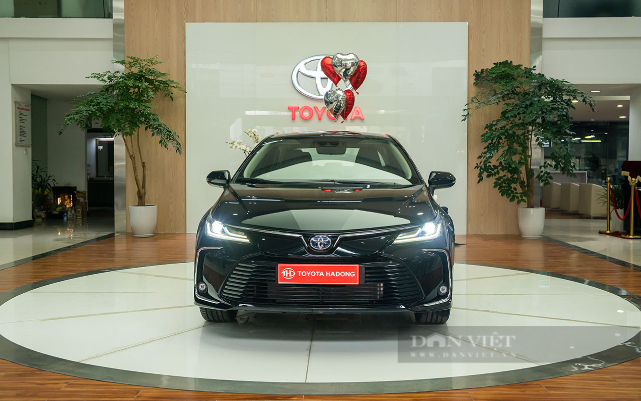 Trải nghiệm thực tế Toyota Corolla Altis 2022 vừa về đại lý, giá tốt đấu Honda Civic, Mazda 3 - Ảnh 3.