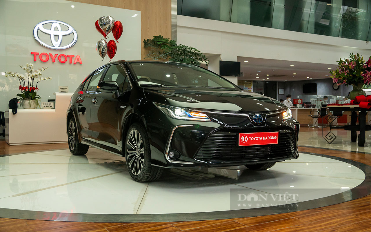 Trải nghiệm thực tế Toyota Corolla Altis 2022 vừa về đại lý, giá tốt đấu Honda Civic, Mazda 3 - Ảnh 1.