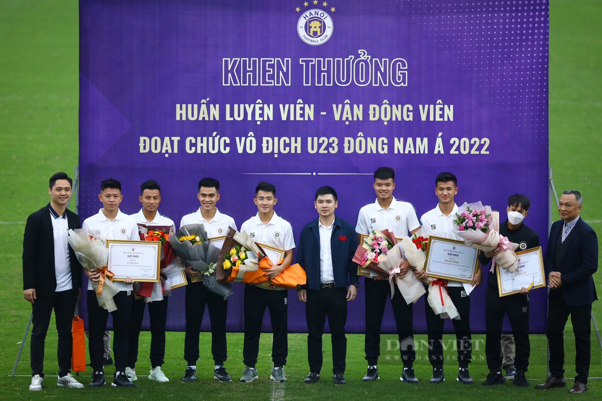 Ba tuyển thủ U23 Việt Nam ở CLB Hà Nội lên đá tại V.League - Ảnh 1.