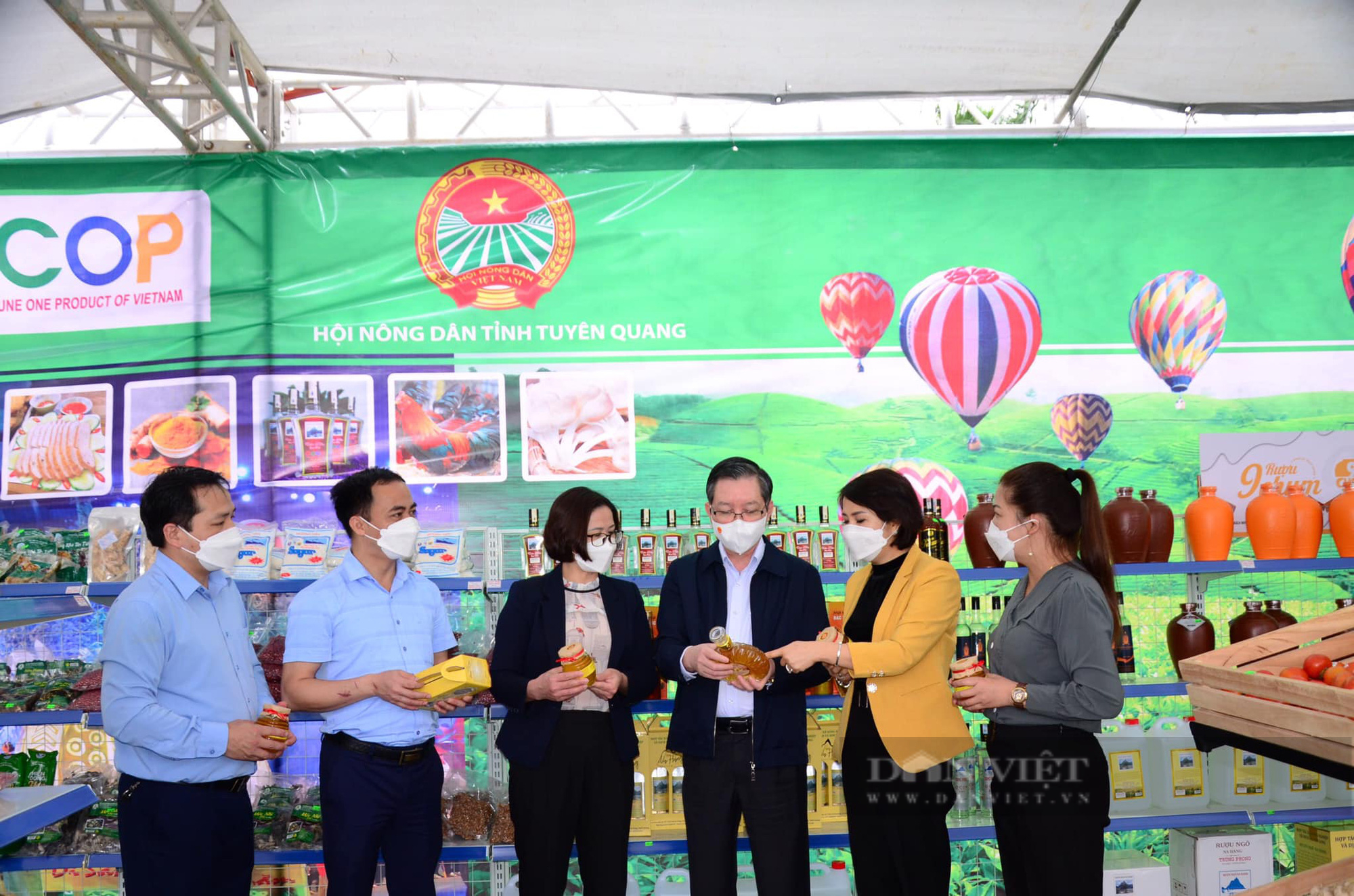 Chủ tịch Hội Nông dân Việt Nam Lương Quốc Đoàn kiểm tra công tác Hội và phong trào nông dân tại Tuyên Quang- Ảnh 2.