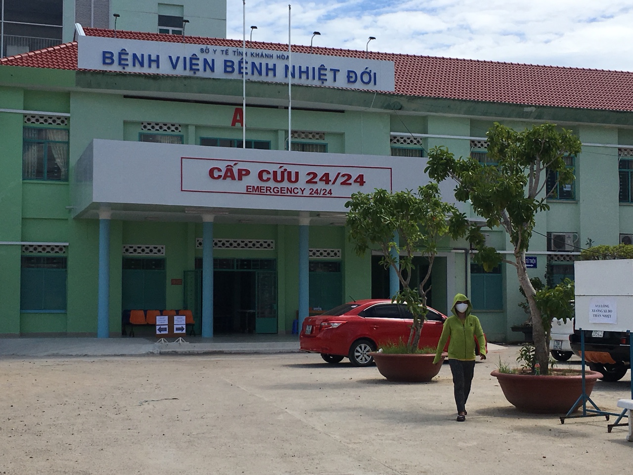 Bệnh viện Nhiệt đới tỉnh Khánh Hòa chính thức hoạt động trở lại - Ảnh 1.