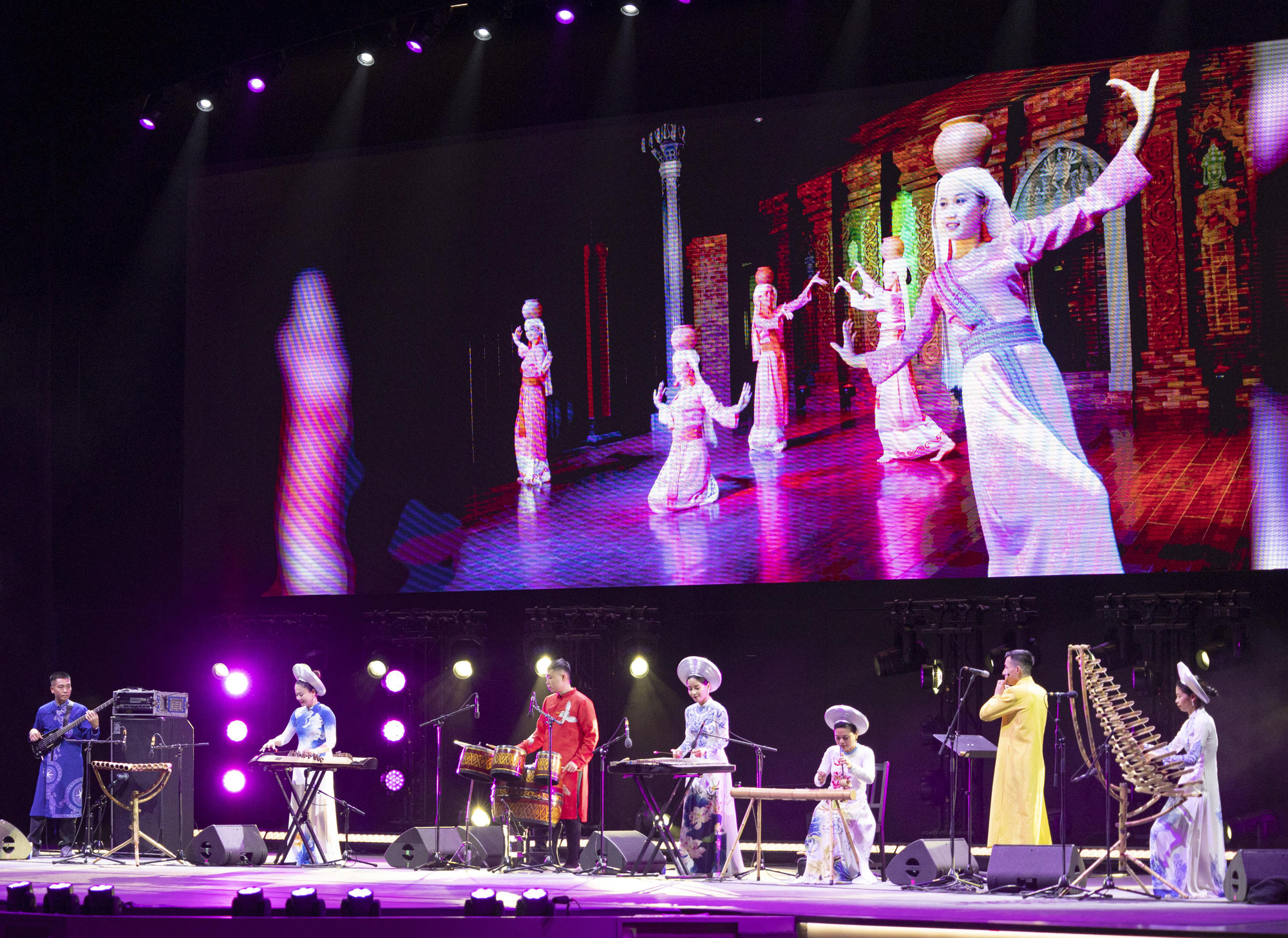 EXPO 2020 Dubai khép lại cùng sự &quot;thăng hoa&quot; của bản sắc văn hóa Việt - Ảnh 3.