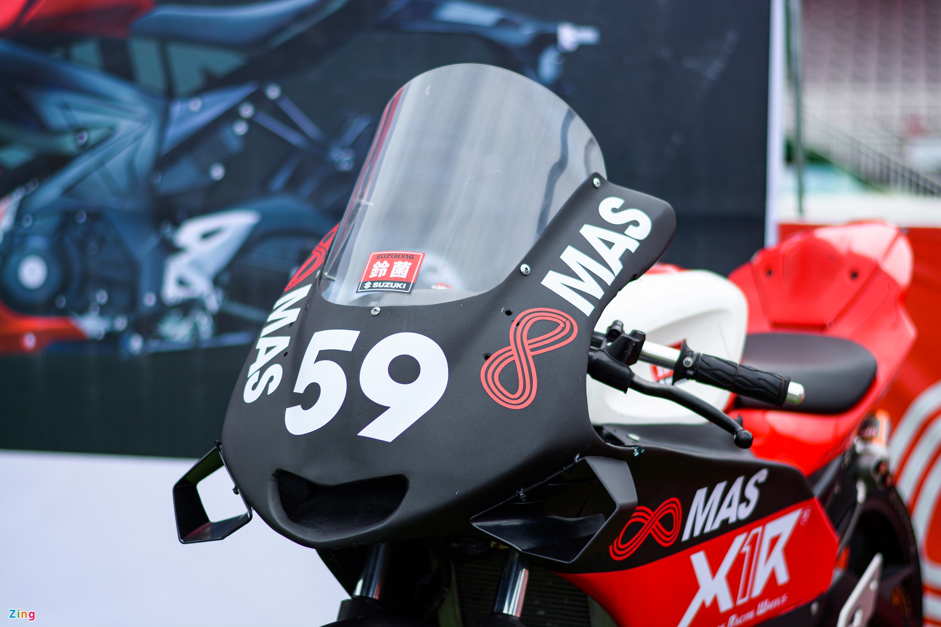 Cận cảnh bản độ Suzuki GSX-R150 theo phong cách xe đua Moto3 - Ảnh 3.