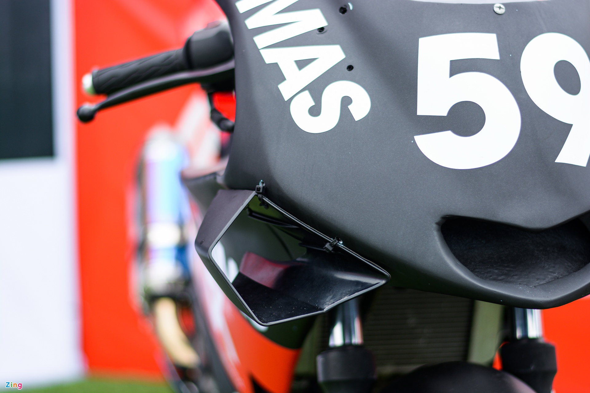 Cận cảnh bản độ Suzuki GSX-R150 theo phong cách xe đua Moto3 - Ảnh 4.