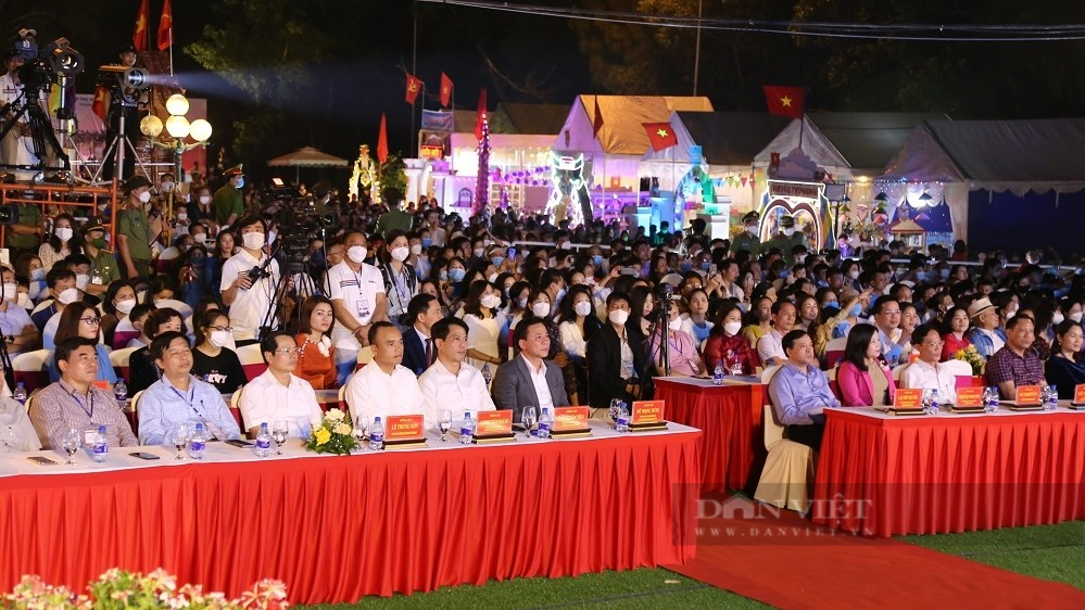 Lễ hội Tình yêu Hòn Trống Mái mở màn cho chuỗi hoạt động du lịch hè Sầm Sơn 2022 - Ảnh 2.