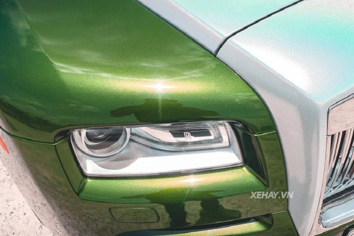 Xe sang Rolls-Royce Wraith thay đổi phong cách với lớp decal xanh lá lạ mắt - Ảnh 5.