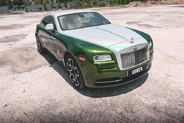 Xe sang Rolls-Royce Wraith thay đổi phong cách với lớp decal xanh lá lạ mắt - Ảnh 7.