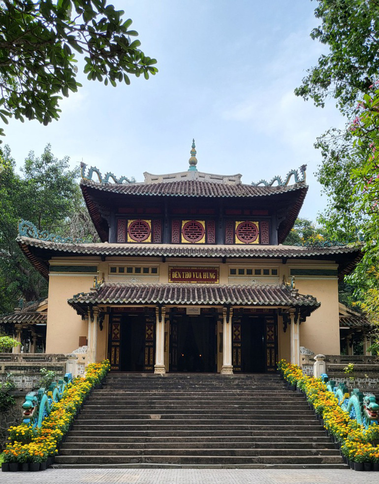 A special feature that few people know about 2 temples of Hung Kings in Ho Chi Minh City - Photo 1.