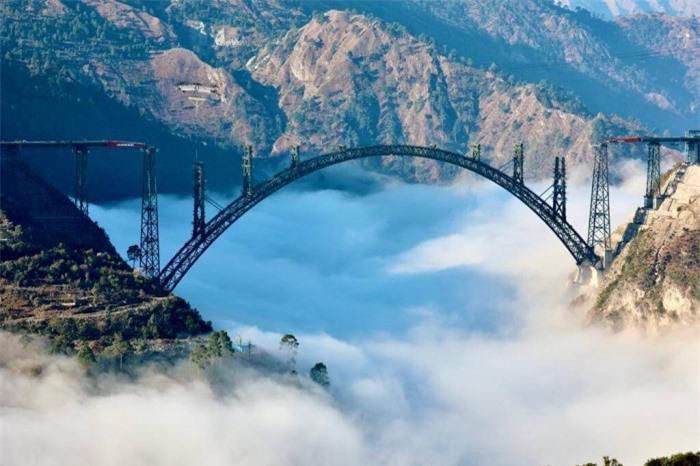 Chưa xây xong, cây cầu cao nhất thế giới tại Ấn Độ đã gây bão mạng xã hội - Ảnh 1.