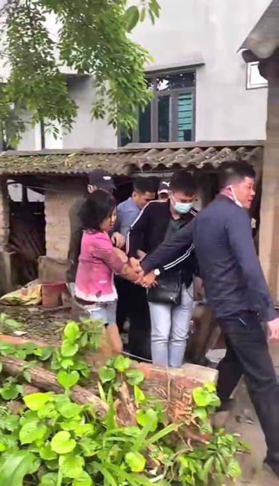Đã bắt được nghi phạm đâm chết chủ shop quần áo tại Bắc Giang - Ảnh 1.