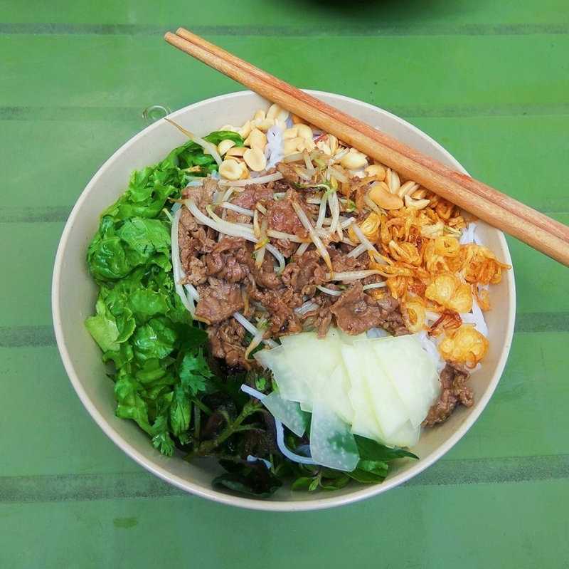 Take a look at the delicious Southern beef noodle shops, attracting countless diners in the capital - Photo 3.