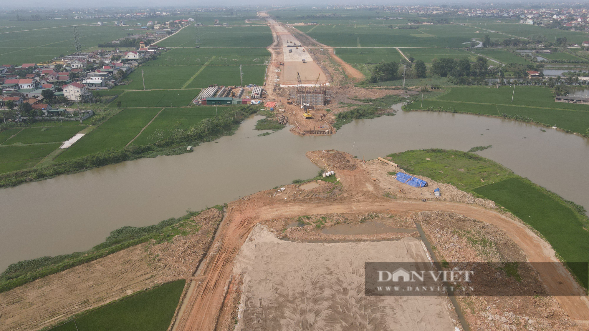 Minister Nguyen Van The traced the cause of the delay in the North-South Expressway - Photo 2.