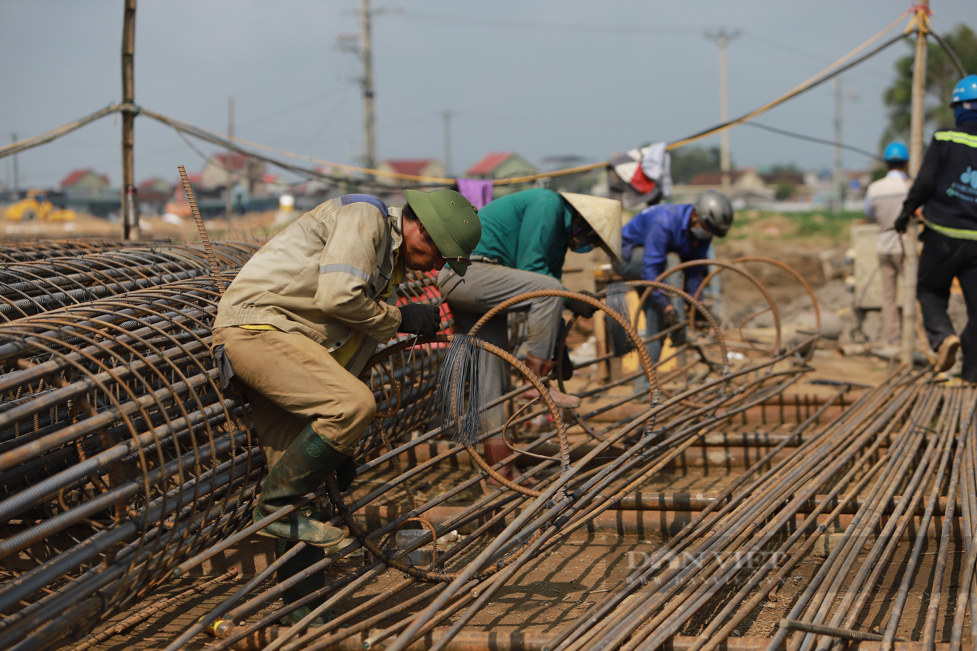 Minister Nguyen Van The traced the cause of the delay in the North - South Expressway - Photo 1.