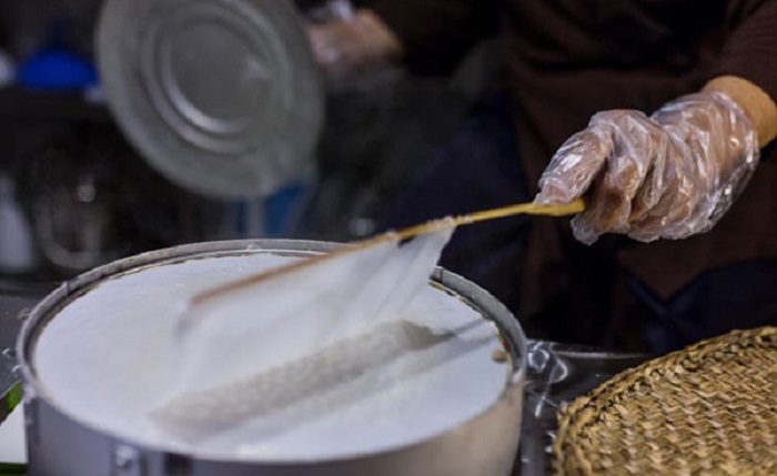 Ở Quảng Ninh có đặc sản bánh gật gù độc lạ, ăn theo cân rồi cứ gật gà gật gù tấm tắc khen ngon - Ảnh 2.