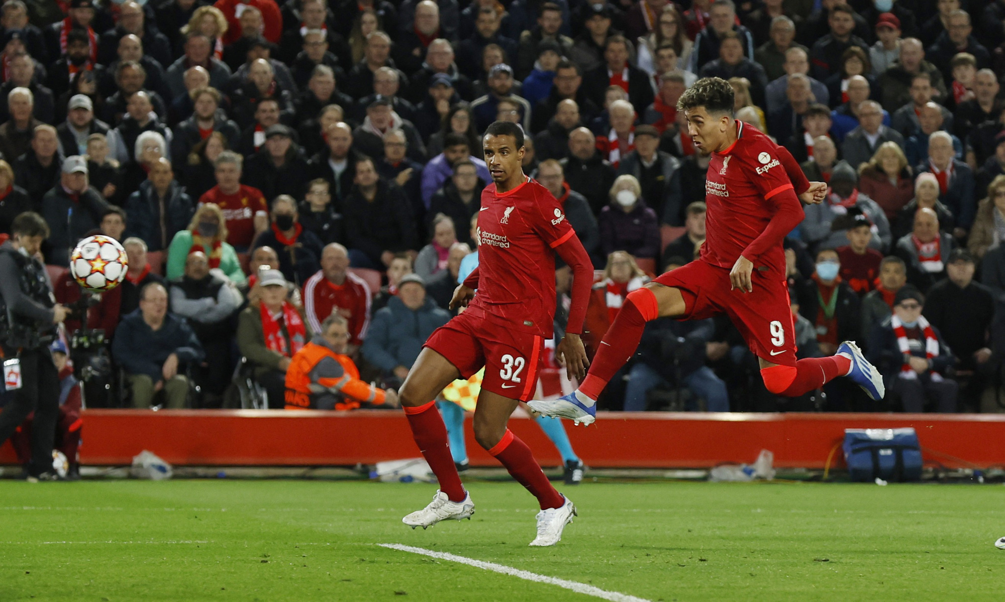 Liverpool vào bán kết Champions League dù bị Benfica cầm hòa - Ảnh 7.