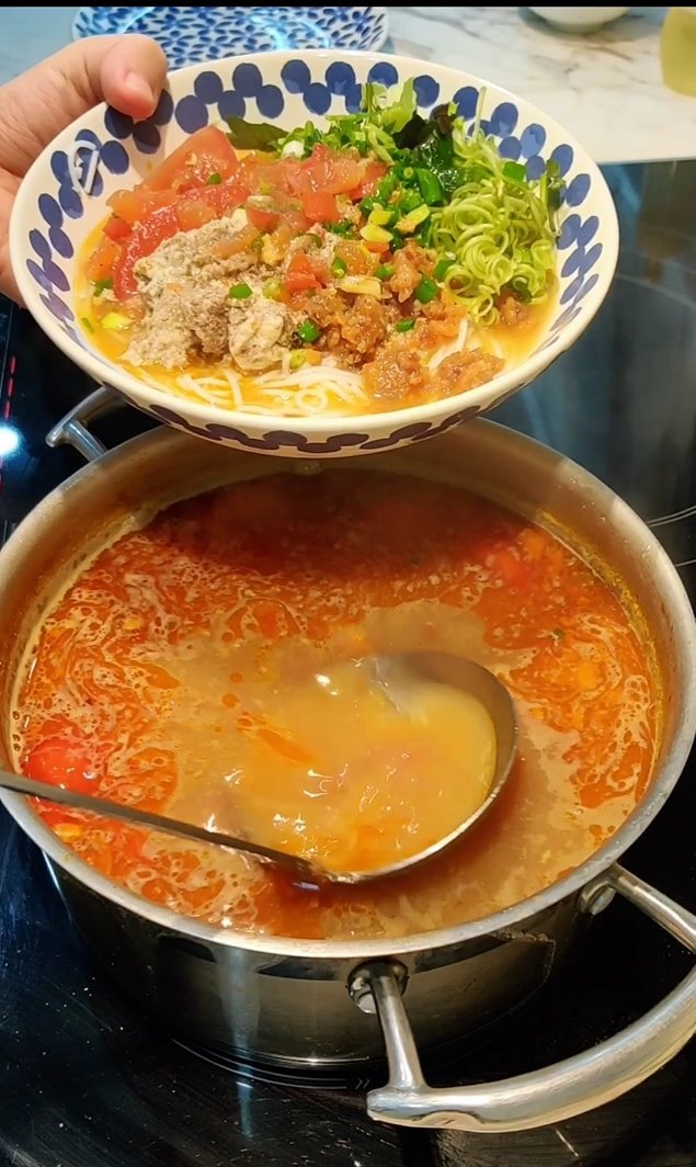 Telling you how to make delicious Nam Dinh style crab noodle soup - Photo 5.