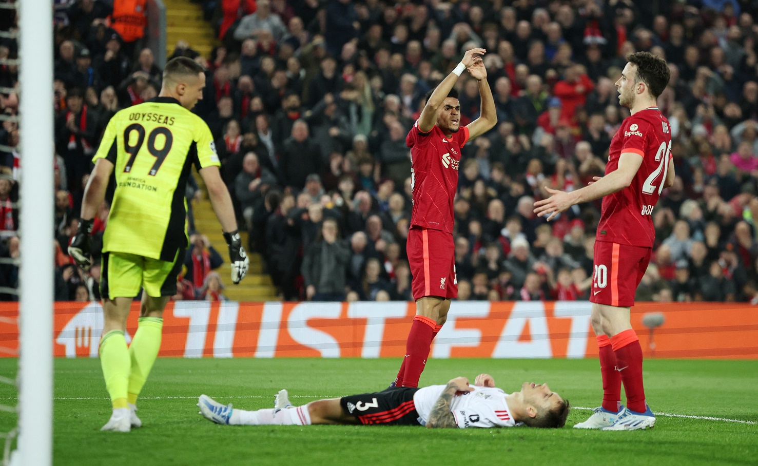 Liverpool vào bán kết Champions League dù bị Benfica cầm hòa - Ảnh 5.